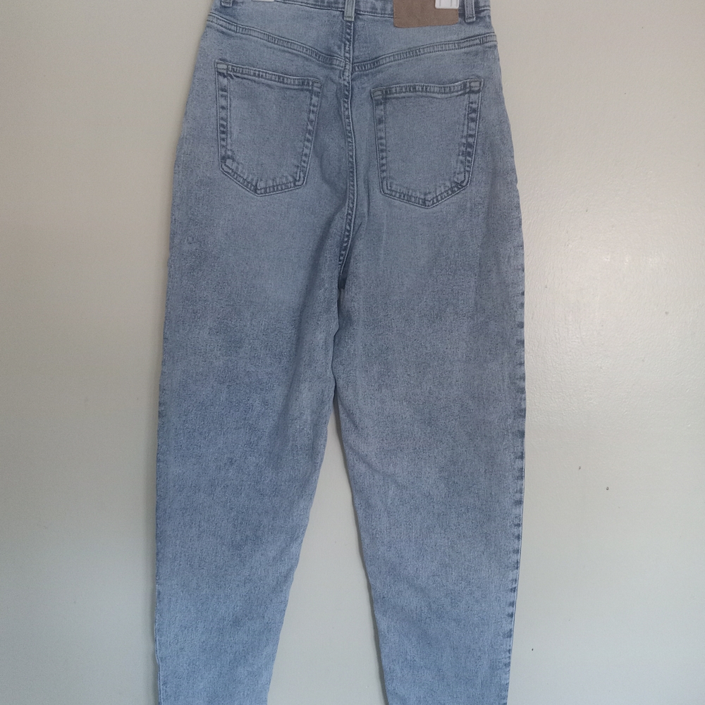 H&M High Rise Light Blue Jeans - Picture 3 of 9